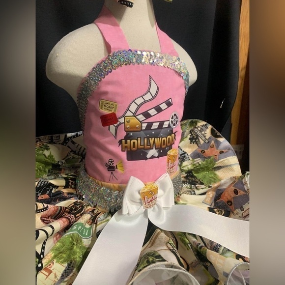 Hollywood/cinema theme Outfit of choice size 4-6 child - Picture 5 of 5